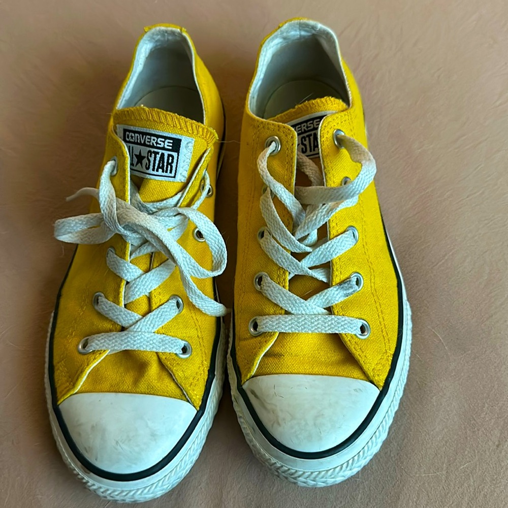 Converse Bright Yellow Size 3